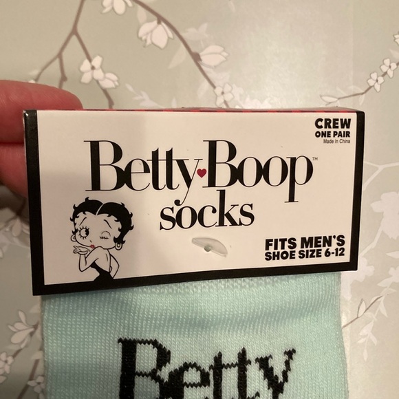 Men’s Betty Boop Crew Length Socks - Picture 3 of 4
